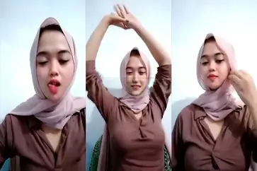 Bokep Indo Jilbab Cantik Live Bikin Horny Lumer WOT HD poster